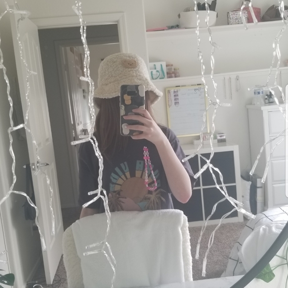 *NWOT!* Cute Bear Embroidered Bucket Hat - Picture 2 of 11